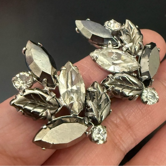 Vintage Unsigned Juliana Style Silver Rhinestones Climber Clip On Earrings 12g. - Picture 12 of 14